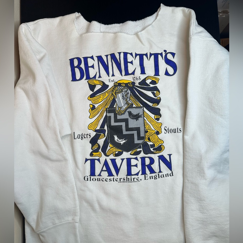 Bennett’s Tavern Sweatshirt | Medium